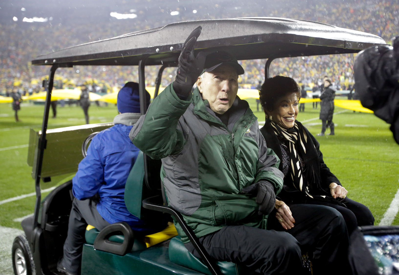 2015-09-28Brett Favre04-11262015214206